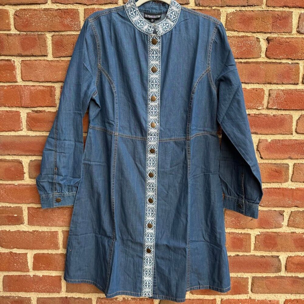 Pyramid Collection Embroidered Denim Tunic Dress Boho Jean dress Women's M NEW